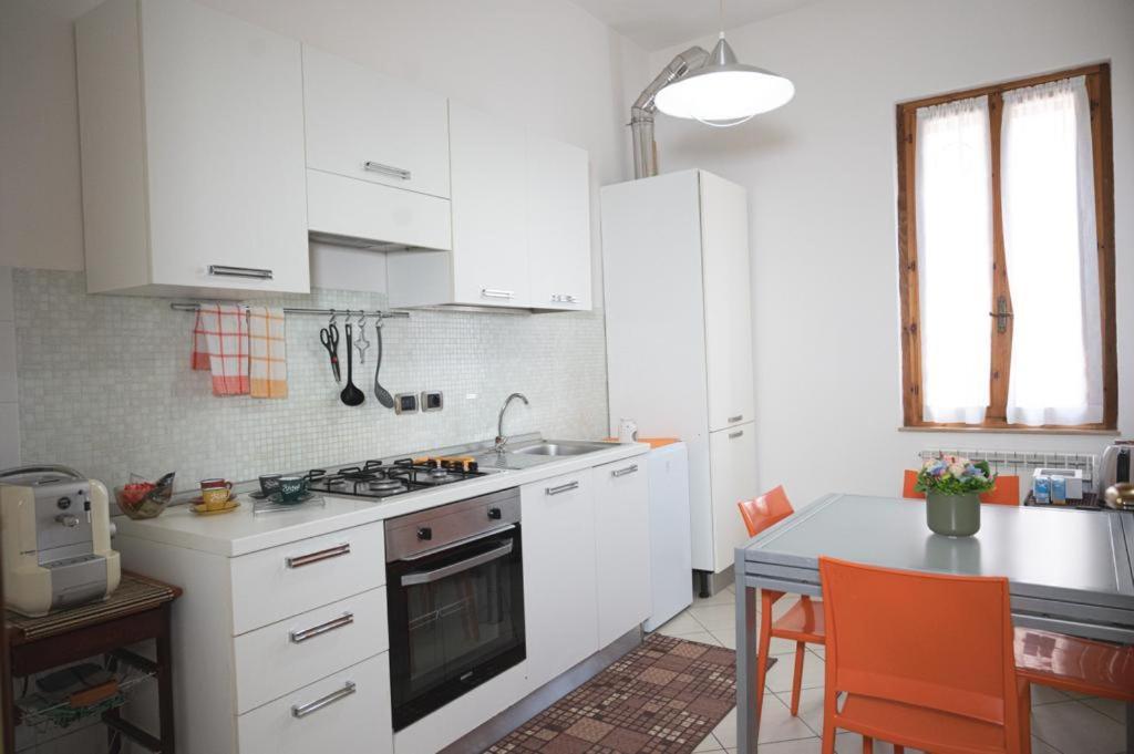 La Casa Di Emma Apartment Terni Bagian luar foto